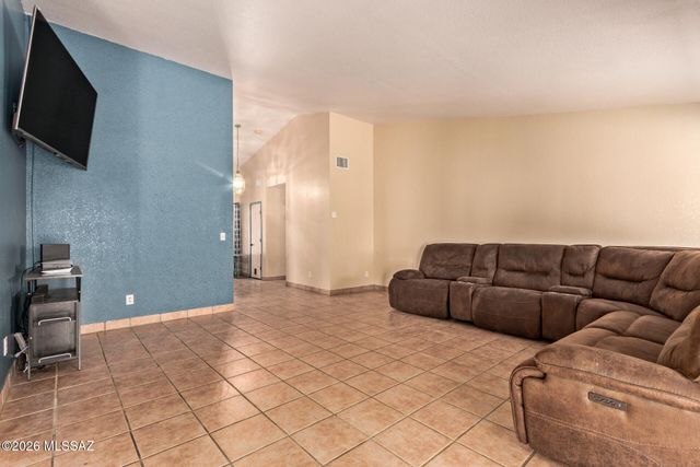 7992 S Lennox Lane, Tucson, AZ 85747
