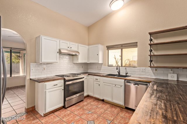 7992 S Lennox Lane, Tucson, AZ 85747