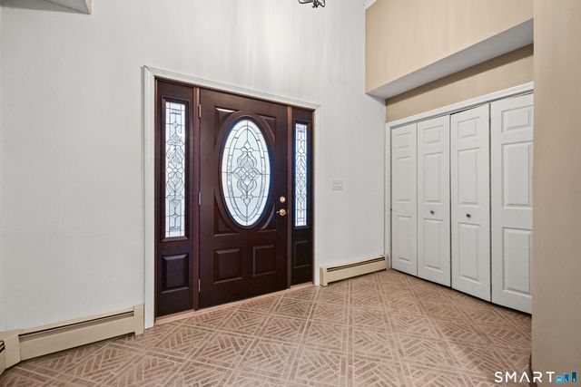 31 Oxford Court, Simsbury, CT 06070