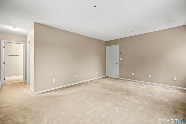 31 Oxford Court, Simsbury, CT 06070