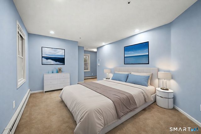 31 Oxford Court, Simsbury, CT 06070