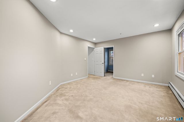 31 Oxford Court, Simsbury, CT 06070