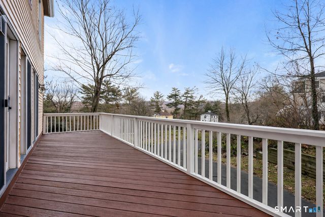 31 Oxford Court, Simsbury, CT 06070