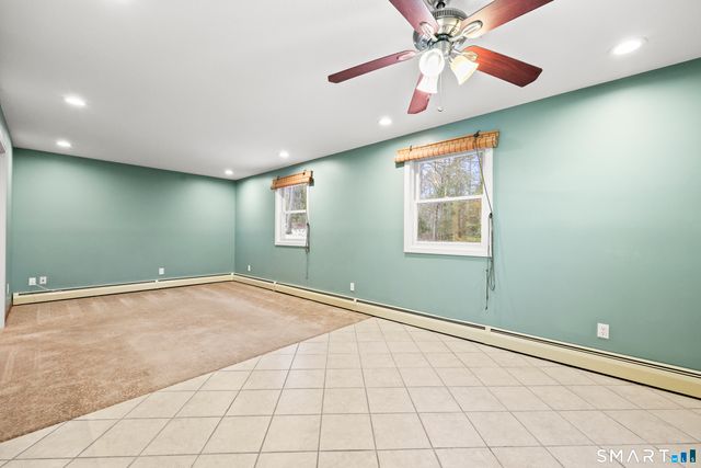 31 Oxford Court, Simsbury, CT 06070