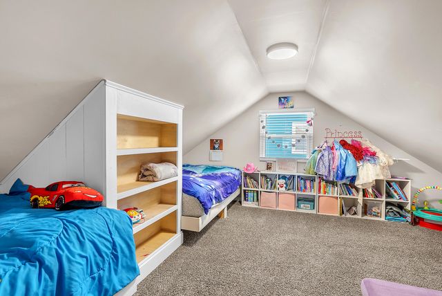 480 Grove Avenue, Valparaiso, IN 46385