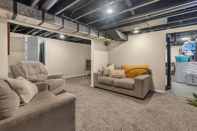 480 Grove Avenue, Valparaiso, IN 46385