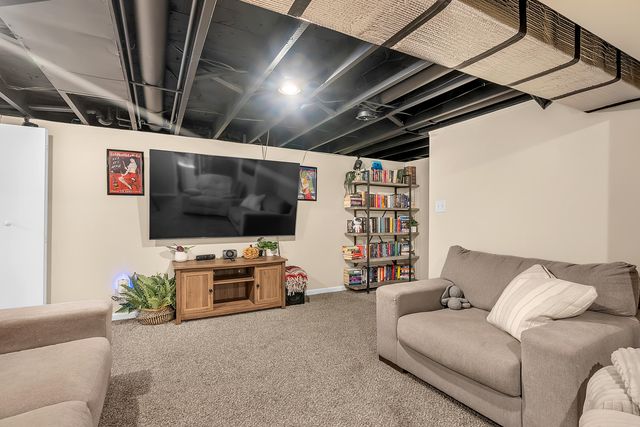 480 Grove Avenue, Valparaiso, IN 46385