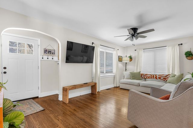 480 Grove Avenue, Valparaiso, IN 46385