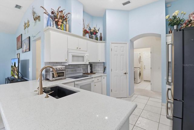 168 W ROMANY LOOP, Beverly Hills, FL 34465