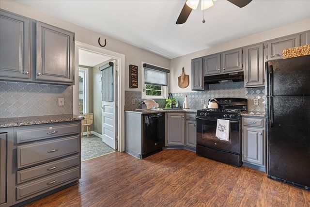 120 Farrar Ave, Worcester, MA 01604