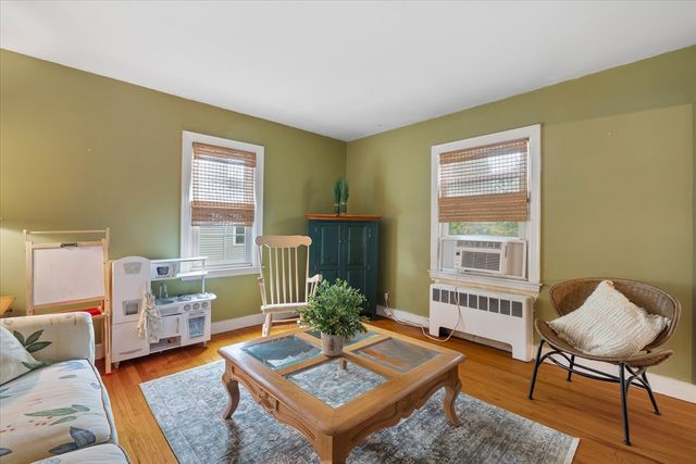120 Farrar Ave, Worcester, MA 01604
