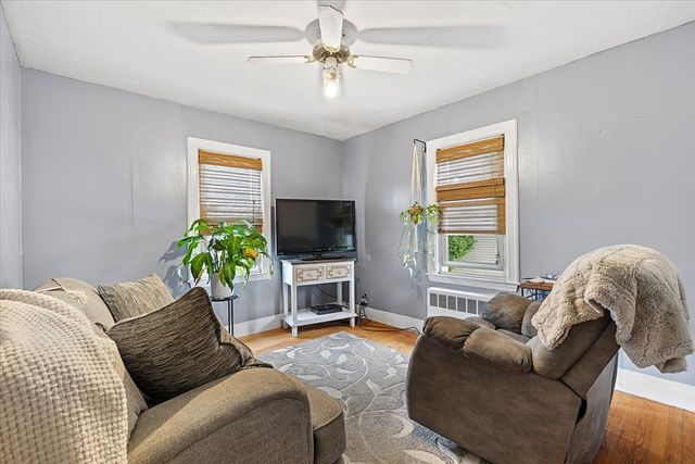 120 Farrar Ave, Worcester, MA 01604