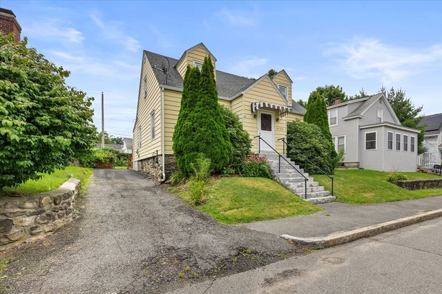 120 Farrar Ave, Worcester, MA 01604