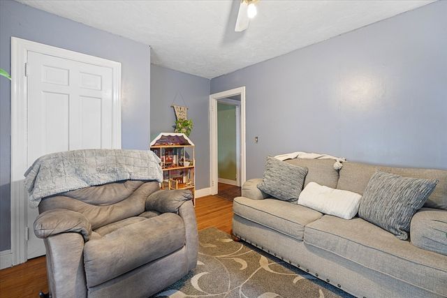 120 Farrar Ave, Worcester, MA 01604