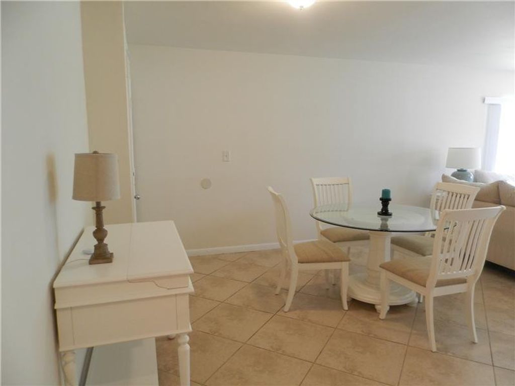 124 NE 19th Court 116B, Wilton Manors, FL 33305