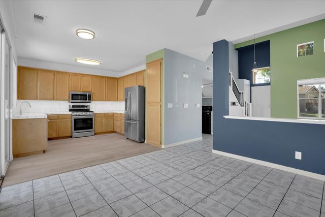 1977 Grove Ct, Tracy, CA 95376