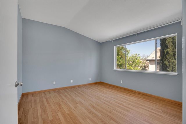 1977 Grove Ct, Tracy, CA 95376