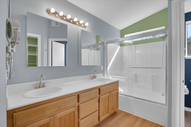 1977 Grove Ct, Tracy, CA 95376