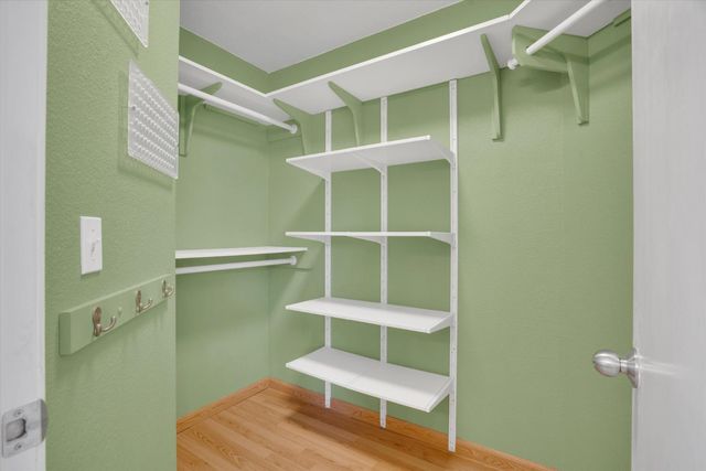 1977 Grove Ct, Tracy, CA 95376