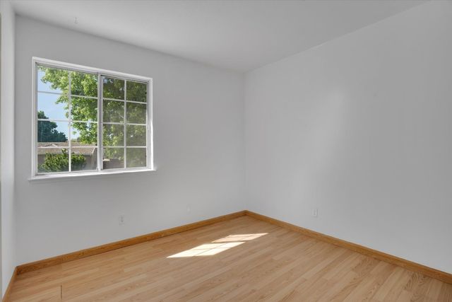 1977 Grove Ct, Tracy, CA 95376