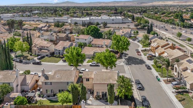 1977 Grove Ct, Tracy, CA 95376