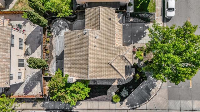 1977 Grove Ct, Tracy, CA 95376