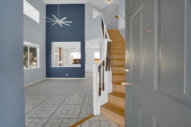 1977 Grove Ct, Tracy, CA 95376