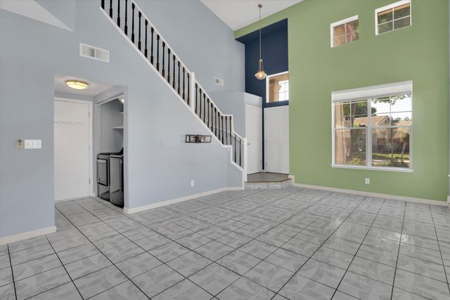 1977 Grove Ct, Tracy, CA 95376