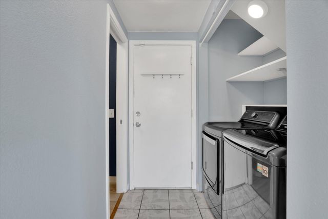 1977 Grove Ct, Tracy, CA 95376