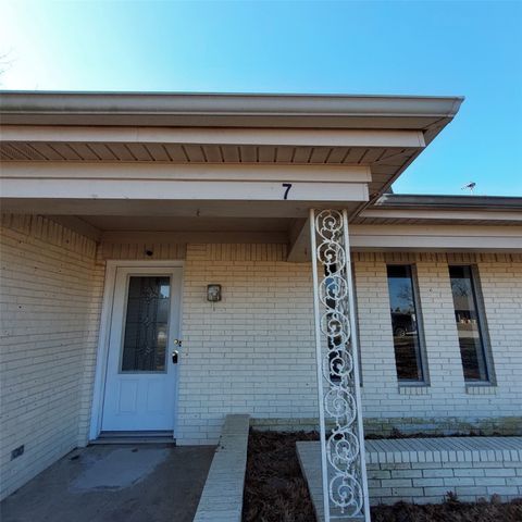 7 Post Oak Trail, Greenville, TX 75402