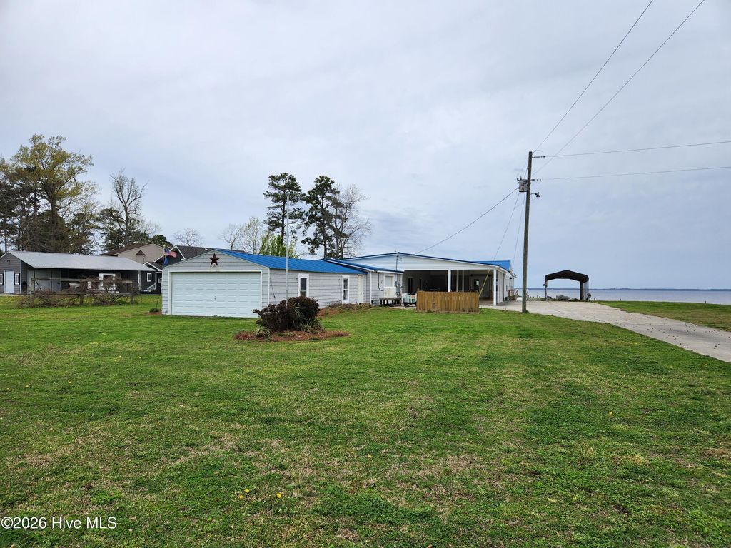 556 Ellis Cove Road, Belhaven, NC 27810