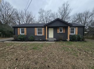 1906 Gardner Dr, Murfreesboro, TN 37130