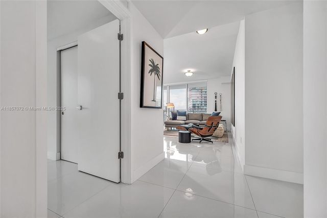 1080 Brickell Ave 1601, Miami, FL 33131