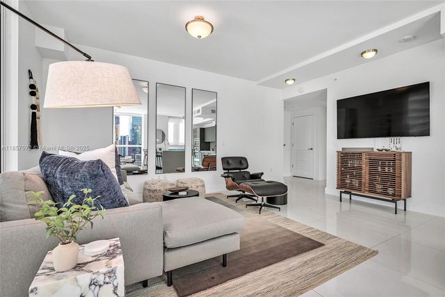 1080 Brickell Ave 1601, Miami, FL 33131