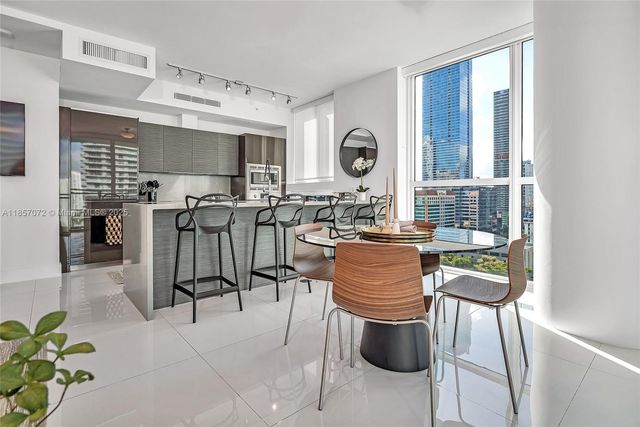 1080 Brickell Ave 1601, Miami, FL 33131