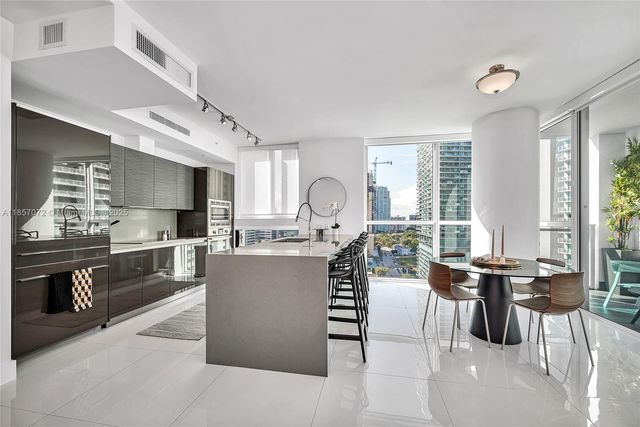 1080 Brickell Ave 1601, Miami, FL 33131