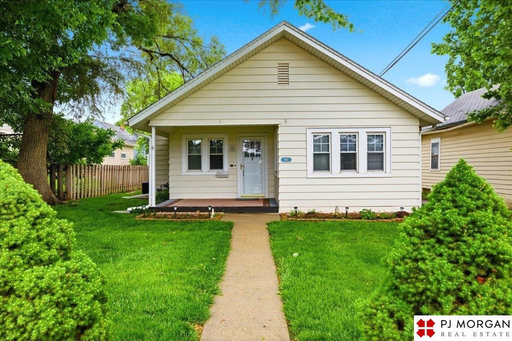 1611 S 63rd Street, Omaha, NE 68106
