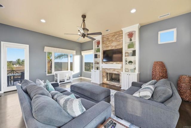 14040 Iris Lane, Poway, CA 92064