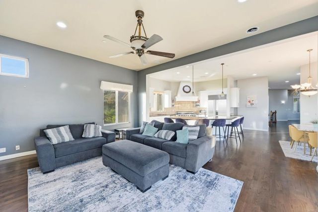 14040 Iris Lane, Poway, CA 92064