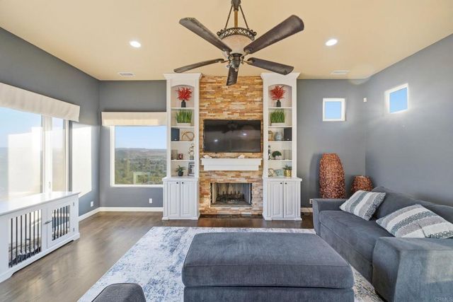 14040 Iris Lane, Poway, CA 92064