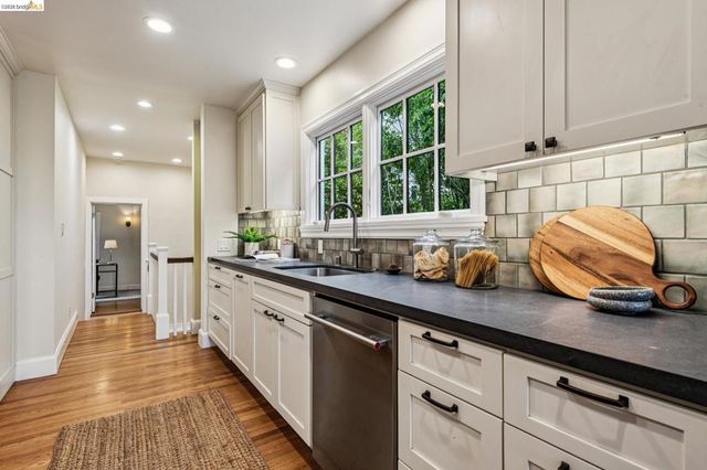 1915 Thousand Oaks Blvd, Berkeley, CA 94707