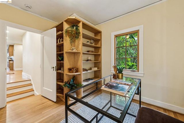 1915 Thousand Oaks Blvd, Berkeley, CA 94707