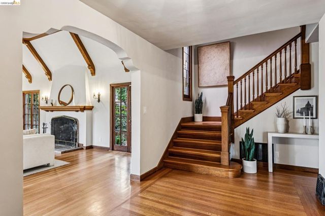 1915 Thousand Oaks Blvd, Berkeley, CA 94707