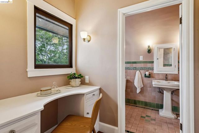 1915 Thousand Oaks Blvd, Berkeley, CA 94707