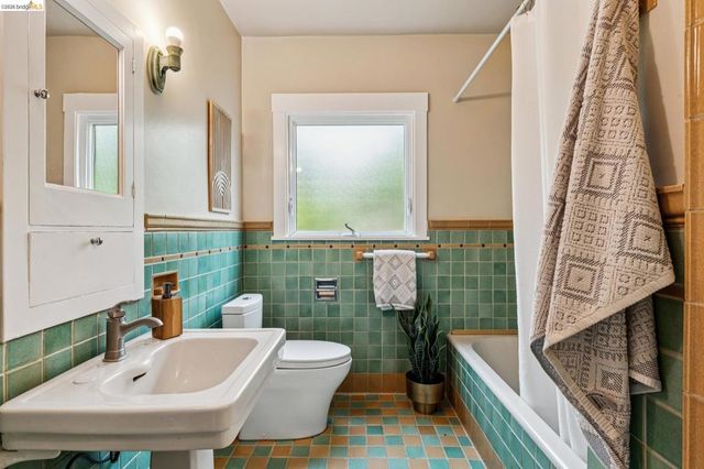 1915 Thousand Oaks Blvd, Berkeley, CA 94707