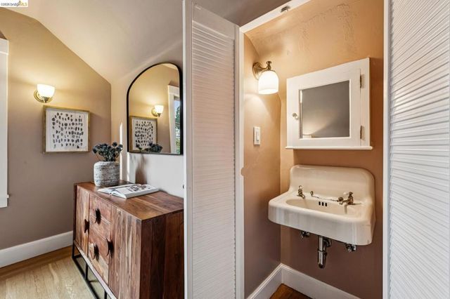 1915 Thousand Oaks Blvd, Berkeley, CA 94707