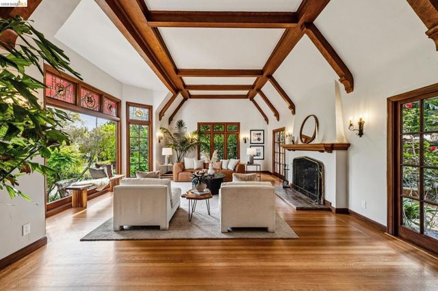 1915 Thousand Oaks Blvd, Berkeley, CA 94707