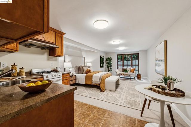 1915 Thousand Oaks Blvd, Berkeley, CA 94707