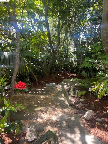 1915 Thousand Oaks Blvd, Berkeley, CA 94707