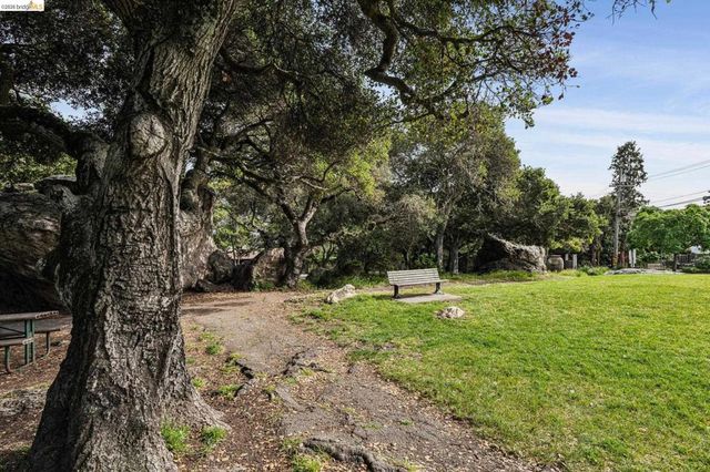 1915 Thousand Oaks Blvd, Berkeley, CA 94707